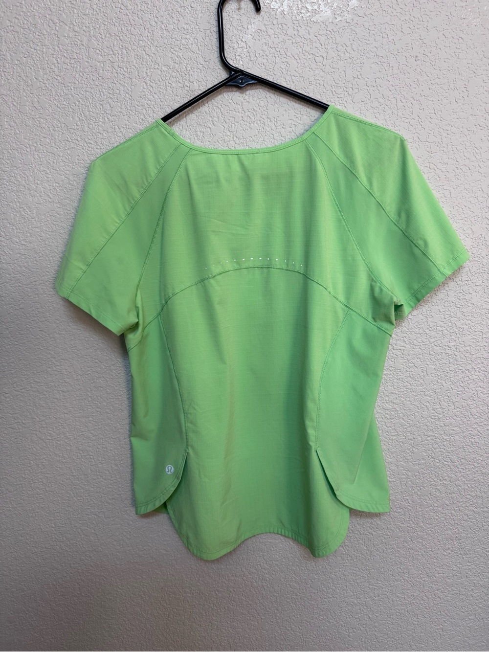 Lululemon Lightweight Stretch Run Short Sleeve Shirt Women’s 8 Scream Green
